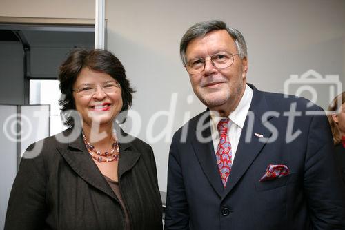 (C) fotodienst/Anna Rauchenberger - Wien, am 04.6.2008 - Konica Minolta feiert den Abschluss der Renovierungsarbeiten am Standort Wien. FOTO v.l.: KommR Hans-Jürgen Pollirer (WKO), Mag. Renate Brauner (Vizebürgermeisterin, Stadträtin für Finanzen, Wirtschaftspolitik und Wiener Stadtwerke sowie Vorsitzende der Wiener SPÖ-Frauen)