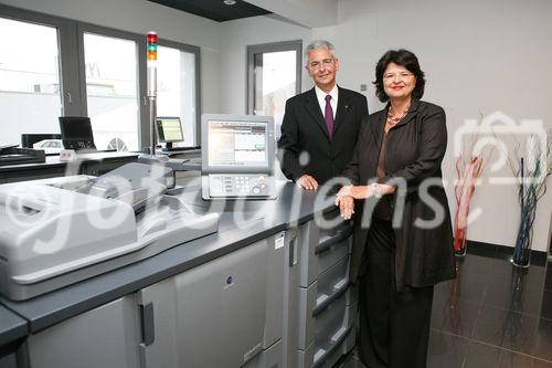 (C) fotodienst/Anna Rauchenberger - Wien, am 04.6.2008 - Konica Minolta feiert den Abschluss der Renovierungsarbeiten am Standort Wien. FOTO: Mag. Renate Brauner (Vizebürgermeisterin, Stadträtin für Finanzen, Wirtschaftspolitik und Wiener Stadtwerke sowie Vorsitzende der Wiener SPÖ-Frauen), Ing. Johannes Bischof, MBA (Geschäftsführer Konica Minolta, Business Solutions Austria GmbH)