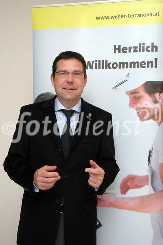 (C) fotodienst/Anna Rauchenberger - Wien 15.01.2008  - Saint-Gobain Weber Terranova präsentiert die 'Dämmsation', eine Dämmstoffinnovation, die weniger Dämmdicke bei höherem Dämmwert benötigt. FOTO: Prok. Christian Poprawa (Marketing).