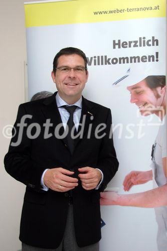 (C) fotodienst/Anna Rauchenberger - Wien 15.01.2008  - Saint-Gobain Weber Terranova präsentiert die 'Dämmsation', eine Dämmstoffinnovation, die weniger Dämmdicke bei höherem Dämmwert benötigt. FOTO: Prok. Christian Poprawa (Marketing).