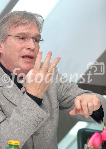 (C) fotodienst/Anna Rauchenberger - Wien 15.03.2007  - BAU.GENIAL präsentiert Studie: Leichtbau ist die erste Wahl beim Passivhaus. FOTO: Prof. DDI Wolfgang Winter (TU Wien).