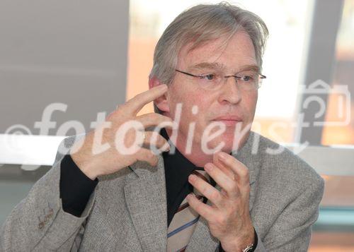 (C) fotodienst/Anna Rauchenberger - Wien 15.03.2007  - BAU.GENIAL präsentiert Studie: Leichtbau ist die erste Wahl beim Passivhaus. FOTO: Prof. DDI Wolfgang Winter (TU Wien).