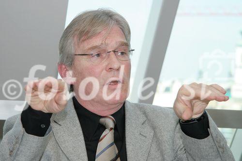 (C) fotodienst/Anna Rauchenberger - Wien 15.03.2007  - BAU.GENIAL präsentiert Studie: Leichtbau ist die erste Wahl beim Passivhaus. FOTO: Prof. DDI Wolfgang Winter (TU Wien).