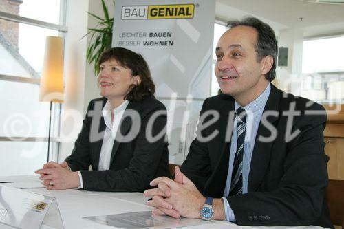 (C) fotodienst/Anna Rauchenberger - Wien 05.12.2006  - Acht führene Unternehmen der österreichischen Baustoffindustrie haben gemeinsam die Plattform BAUGENIAL gegründet. Ihr Ziel ist die Forcierung des Leichtbaus in Österreich. FOTO: Ing. Peter Leditznig (GF M+V RIGIPS Austria) und DI Zdenka Debartoli (Leitung Marketing ISOVER Austria).