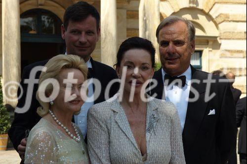 Alexandra Kauka, CEO und Präsidentin der Kauka Promedia (Fix und Foxi), besucht die Aufführung Götterdämmerung der Bayreuther Festspiele in Begleitung Ihres Sohnes Markus Nolte, der Prinzessin Yvonne von Hessen sowie Morton Sterling Hamill Ihrem Lebensgefährten.