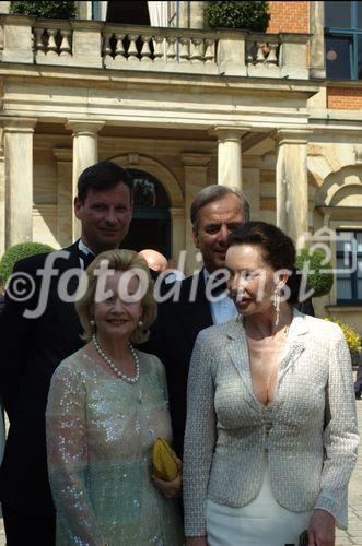 Alexandra Kauka, CEO und Präsidentin der Kauka Promedia (Fix und Foxi), besucht die Aufführung Götterdämmerung der Bayreuther Festspiele in Begleitung Ihres Sohnes Markus Nolte, der Prinzessin Yvonne von Hessen sowie Morton Sterling Hamill Ihrem Lebensgefährten.