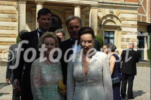 Alexandra Kauka, CEO und Präsidentin der Kauka Promedia (Fix und Foxi), besucht die Aufführung Götterdämmerung der Bayreuther Festspiele in Begleitung Ihres Sohnes Markus Nolte, der Prinzessin Yvonne von Hessen sowie Morton Sterling Hamill Ihrem Lebensgefährten.