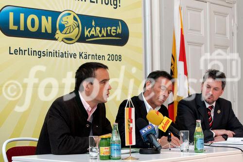 Pressekonferenz LION Mit Lehre zum Erfolg, ARGE Lehrlingsinitiative Kärnten im Amt der Kärntner Landesregierung - Spiegelsaal 
Podium vl: Landsrat Uwe Scheuch , Landeshauptmann Jörg Haider , Landesschulinspektor Herbert Torta

Foto: Johannes Puch / Fotodienst
