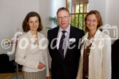 Frühjahrssymposium für Kinderzahnheilkunde in Schloss Urstein, Puch, 2007-04-21; Bild zeigt: Dr. Nicola Meißner, Dr. Hubertus van Waes, Dr. Verena Bürkle; Copyright: fotodienst.at/Chris Hofer