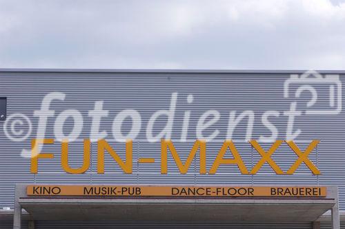 Fun-Maxx Unterhaltungszentrum, Entertainment mit Kino, Clubs und Gastronomie. Bild: Eingang, Fun Maxx Oftringen