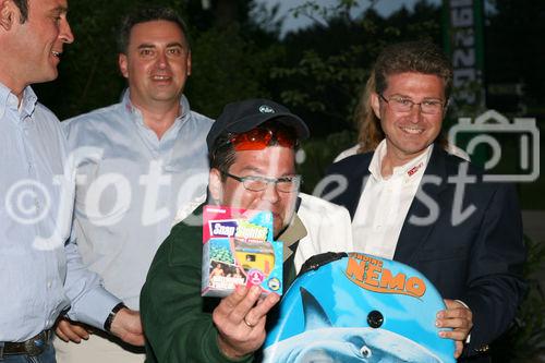 © Fotodienst/ Oskar Goldberger - COMNET Computer-Netzwerke Ges.m.b.H.: Preisverleihung der COMNET Golf-Challenge - vorne Gewinner, rechts v.l. Andreas Begler (Geschäftsführer/CEO COMNET) 

