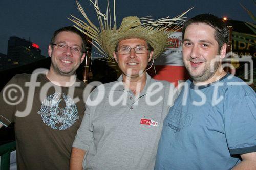 (C) fotodienst/Anna Rauchenberger - Wien 29.06.2006 - COMNET - Sommerfest 'Cuba Libre'. FOTO: Andreas Bergler (COMNET Geschäftsführer, CEO, Mitte) mit VIP-Gästen.
