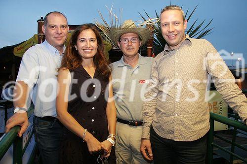 (C) fotodienst/Anna Rauchenberger - Wien 29.06.2006 - COMNET - Sommerfest 'Cuba Libre'. FOTO: Andreas Bergler (COMNET Geschäftsführer, CEO, 2.v.r.) mit VIP-Gästen.
