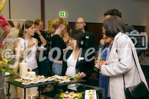 SV (Schweiz) AG, VIP Anlass Courtyard by Marriott Zuerich Nord. Bild: VIP Empfang, Stehlunch