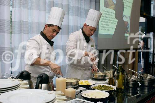 SV (Schweiz) AG, VIP Anlass Courtyard by Marriott Zuerich Nord. Bild: max Restaurant - Koeche, Sarino Serratore zaubert zusammen mit seiner Brigade Gerichte auf den Tisch