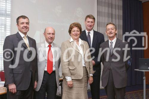 Bilanzmedienkonferenz SV Group. Bild: Philippe Echenard, CEO SV Schweiz; Ulrich Liechti, CFO SV Group; Susy Brueschweiler, CEO SV Group; Hans-Georg Grueter, CEO SV Deutschland, Ernst A. Brugger, Praesident des Verwaltungsrats