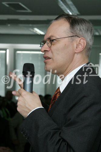 (C) fotodienst/Anna Rauchenberger - Wien 08.06.2006 - Die 5. Marktforschungskonferenz von FESSEL-GfK stand unter dem Motto 'Future Trends' und beschäftigte sich mit der Entwicklung der neuen EU-Staaten. FOTO: Prof. Dr. Rainer Münz (Head of Research and Developement, Erste Bank).