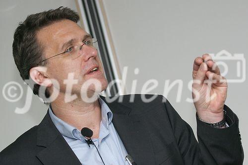 (C) fotodienst/Anna Rauchenberger - Wien 08.06.2006 - Die 5. Marktforschungskonferenz von FESSEL-GfK stand unter dem Motto 'Future Trends' und beschäftigte sich mit der Entwicklung der neuen EU-Staaten. FOTO: Dr. Eike Wenzel (Chief Editor HORX Zukunftsinstitut, Germany).