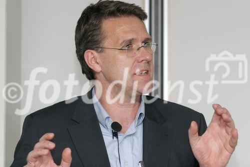 (C) fotodienst/Anna Rauchenberger - Wien 08.06.2006 - Die 5. Marktforschungskonferenz von FESSEL-GfK stand unter dem Motto 'Future Trends' und beschäftigte sich mit der Entwicklung der neuen EU-Staaten. FOTO: Dr. Eike Wenzel (Chief Editor HORX Zukunftsinstitut, Germany).
