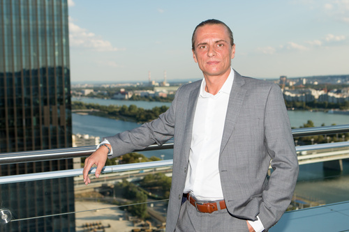 Dexwet International AG 4. ordentliche Hauptversammlung am 30. August in Wien. Im Bild: IT-Unternehmer Alexander Wiesmüller wurde zum neuen Vorstand (COO) bestellt.