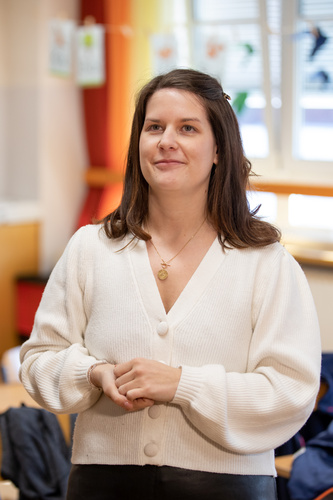 (c) www.fotodienst.at / Anna Rauchenberger – Abschluss der Raumluftfilter-Studie in der Volksschule Hainfeld. Im Bild: 1A Klassenlehrerin Prof. Romina Wais.
