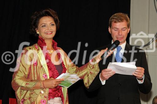 (C) Fotodienst/Anna Rauchenberger - 25.9.2007 - Wien - Heute wurde im Wiener Konzerthaus der Multimedia & Business Staatspreis verliehen. FOTO: Carina Felzmann (GF cox orange, Moderation),  Klaus Hockl (GF Schausberger Druckerei).