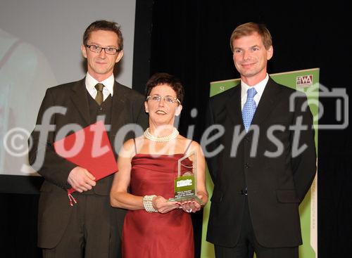 (C) Fotodienst/Anna Rauchenberger - 25.9.2007 - Wien - Heute wurde im Wiener Konzerthaus der Multimedia & Business Staatspreis verliehen. FOTO: Kategoriesieger Wellness, Gesundheit und Soziale Dienste mit dem Projekt 'Kilo Coach, das interaktive Ernährungsprotokoll' und Klaus Hockl (GF Schausberger Druckerei, rechts).