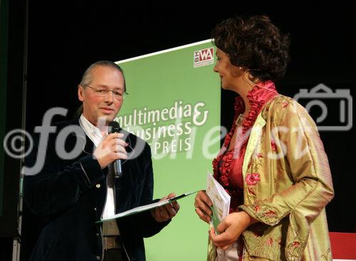 (C) Fotodienst/Anna Rauchenberger - 25.9.2007 - Wien - Heute wurde im Wiener Konzerthaus der Multimedia & Business Staatspreis verliehen. FOTO: Rainer Grünwald (Chefredakteur e-Media), Carina Felzmann (GF cox orange, Moderation).