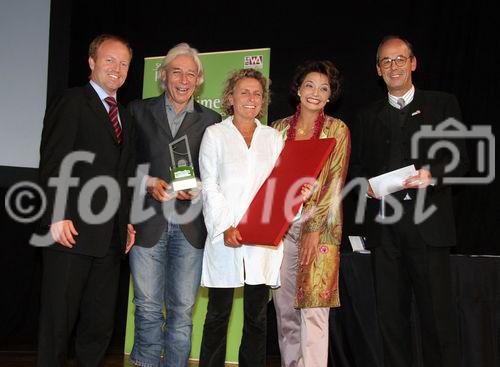 (C) Fotodienst/Anna Rauchenberger - 25.9.2007 - Wien - Heute wurde im Wiener Konzerthaus der Multimedia & Business Staatspreis verliehen. FOTO v.l.:  Dr. Michael Losch (Sektionsleiter BMWA Center 1), Staatspreisträger (Kategorie e-Commerce und Kundenbindung) mit dem Projekt 'edelwiser - Interactive Ski Design' , Carina Felzmann (GF cox orange, Moderation), Peter A. Bruck (Beauftragter des BMWA für Multimedia & e-Business) 