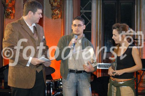 (C)fotodienst/Mag. Daniel Katzinger - Wien 25.11.2006 ICNM-EUROPRIX Top Talent Gala 2006 - Preisverleihung der einzelnen Kategorien, des Sonderpreises und des Gesamtsiegers.Foto v.l.: Adam Montandon (Moderator), Szilart Szell (Preis für 