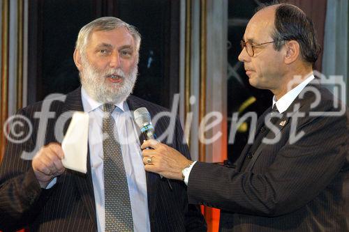 (C)fotodienst/Mag. Daniel Katzinger - Wien 25.11.2006 ICNM-EUROPRIX Top Talent Gala 2006 - Preisverleihung der einzelnen Kategorien, des Sonderpreises und des Gesamtsiegers.Foto v.l.: Franz Fischler (EU-Kommissar),  Dr. Peter A. Bruck (Kopf von EUROPRIX)