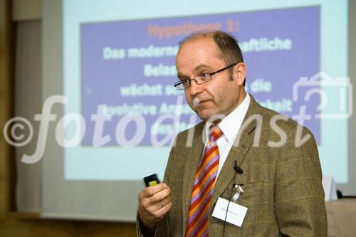 Mediziner erarbeiten aktuelle Richtlinien zur richtigen Kinderernaehrung, Tagung im Castellani Parkhotel Salzburg; 2008-02-27. (C) fotodienst/Chris Hofer; Bild zeigt: Primar Dr. Meinrad Lindschinger
