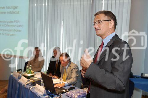 Urologen Kongress 2007, Salzburg Congress, 2007-06-14; Bild zeigt: Univ.Prof. Dr. Andreas Jungwirth (stehend); Copyright: fotodienst.at/Chris Hofer