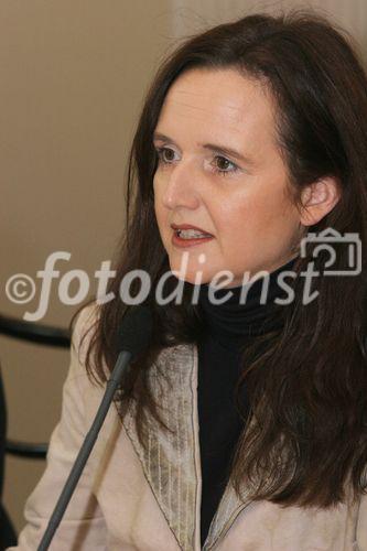 (C) fotodienst/Anna Rauchenberger - Wien 29.01.2007  - Wanderausstellung 'Lichtsätrke - 30 Forschungsprojekte zur Zukunft des Lichts' im Technischen Museum Wien. FOTO: Mag. Edeltraud Stiftinger (Geschäftsführung ZIT Zentrum für Innovation und Technologie GmbH).