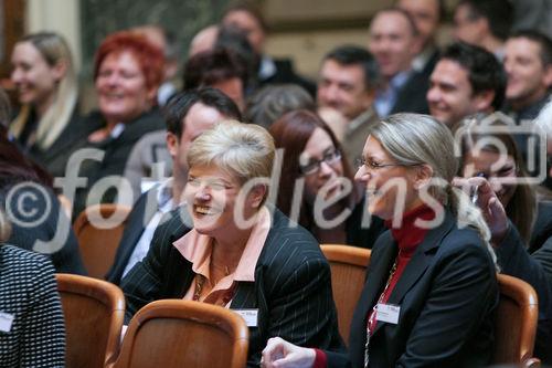 Tag der Weiterbilung - PersonalistInnenfrühstück mit Podiumsdiskussion 'Öffnung der Arbeitsmärkte'Tag der Weiterbilung - PersonalistInnenfrühstück mit Podiumsdiskussion 'Öffnung der Arbeitsmärkte'