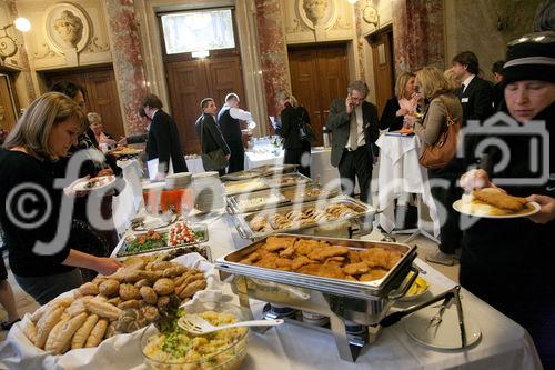 Tag der Weiterbilung - PersonalistInnenfrühstück mit Podiumsdiskussion 'Öffnung der Arbeitsmärkte'Tag der Weiterbilung - PersonalistInnenfrühstück mit Podiumsdiskussion 'Öffnung der Arbeitsmärkte'