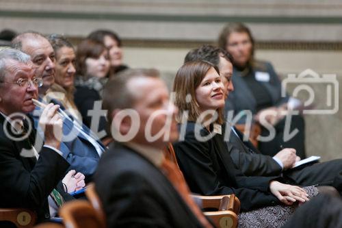 Tag der Weiterbilung - PersonalistInnenfrühstück mit Podiumsdiskussion 'Öffnung der Arbeitsmärkte'Tag der Weiterbilung - PersonalistInnenfrühstück mit Podiumsdiskussion 'Öffnung der Arbeitsmärkte'