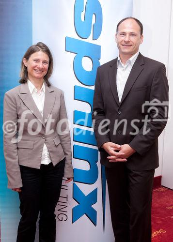 (C) fotodienst / Anna Rauchenberger - Wien, am 18.05.2010 – Beim heutigen Business-Frühstück zum Thema Datenqualität im Arcotel Kaiserwasser wurde das Vorgehensmodell von potenziellen Datenqualitäts-Initiativen auf Basis von Dienstleistungen von ‚Sphinx IT Consulting’ präsentiert  sowie Oracle DQ-Tools vorgestellt. FOTO v.l.: DI Birgit Walk, Sphinx IT Consulting GmbH, Erwin Bauer, Oracle Austria