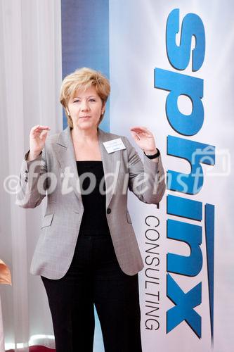 (C) fotodienst / Anna Rauchenberger - Wien, am 18.05.2010 – Beim heutigen Business-Frühstück zum Thema Datenqualität im Arcotel Kaiserwasser wurde das Vorgehensmodell von potenziellen Datenqualitäts-Initiativen auf Basis von Dienstleistungen von ‚Sphinx IT Consulting’ präsentiert  sowie Oracle DQ-Tools vorgestellt. FOTO: DI Ingrid Kriegl, Sphinx IT Consulting GmbH