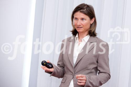 (C) fotodienst / Anna Rauchenberger - Wien, am 18.05.2010 – Beim heutigen Business-Frühstück zum Thema Datenqualität im Arcotel Kaiserwasser wurde das Vorgehensmodell von potenziellen Datenqualitäts-Initiativen auf Basis von Dienstleistungen von ‚Sphinx IT Consulting’ präsentiert  sowie Oracle DQ-Tools vorgestellt. FOTO: DI Birgit Walk, Sphinx IT Consulting GmbH