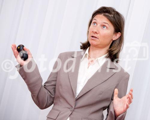 (C) fotodienst / Anna Rauchenberger - Wien, am 18.05.2010 – Beim heutigen Business-Frühstück zum Thema Datenqualität im Arcotel Kaiserwasser wurde das Vorgehensmodell von potenziellen Datenqualitäts-Initiativen auf Basis von Dienstleistungen von ‚Sphinx IT Consulting’ präsentiert  sowie Oracle DQ-Tools vorgestellt. FOTO: DI Birgit Walk, Sphinx IT Consulting GmbH