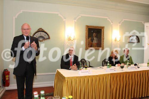 Pressekonferenz St. Anna Kinderkrebs Forschung startet EU Initiative im Kampf gegen Krebs bei Kindern. Hotel Bristol, 12.4.2011 (c) Julia Fuchs Am Bild: Univ. Prof. Dr. Helmut Gadner (Institutsleiter der St. Anna Kinderkrebs Forschung), Riccardo Giacometti (Direktor der Hotels Bristol und Imperial), OA Univ.-Doz. Dr. Ruth Ladenstein (Leitende Oberärztin am St. Anna Kinderspital), Univ.Prof. Dr. Heinrich Kovar (Wiss. Direktor der St. Anna Kinderkrebs Forschung) 