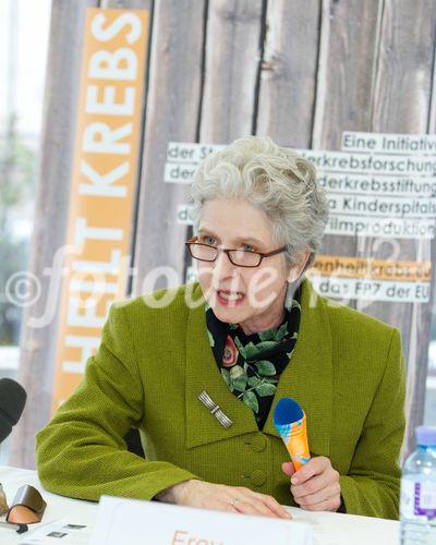 (C)fotodienst/Anna Rauchenberger Wien, 09.12.2010  - Spannungsfeld Kinderkrebs: Politisches Handeln in Österreich ist gefordert. ‚Was gilt der Prophet im eigenen Land’, fragen St. Anna Ärzte und Forscher. FOTO: OA Dr. Eva Frey, Oberärztin der hämato-onkologischen Ambulanz am St. Anna Kinderspital, Projektpartnerin des EU-Projektes „Pancaresurfup“