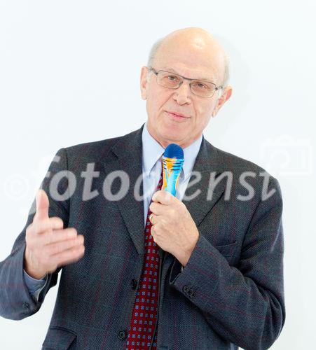 (C)fotodienst/Anna Rauchenberger Wien, 09.12.2010  - Spannungsfeld Kinderkrebs: Politisches Handeln in Österreich ist gefordert. ‚Was gilt der Prophet im eigenen Land’, fragen St. Anna Ärzte und Forscher. FOTO: Univ.-Prof. Dr. Helmut Gadner, Institutsleiter der St. Anna Kinderkrebsforschung, Koordinator des EU-Projektes „DIRECT“, Ärztlicher Direktor des St. Anna Kinderspitals bis 30.06.2010