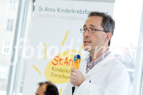 (C)fotodienst/Anna Rauchenberger Wien, 09.12.2010  - Spannungsfeld Kinderkrebs: Politisches Handeln in Österreich ist gefordert. ‚Was gilt der Prophet im eigenen Land’, fragen St. Anna Ärzte und Forscher. FOTO: OA Univ.-Doz. Dr. Michael Dworzak, Stellvertretender ärztlicher Leiter des St. Anna Kinderspitals, Projektpartner des EU-Projektes „DIRECT“, Kinderkrebsforscher