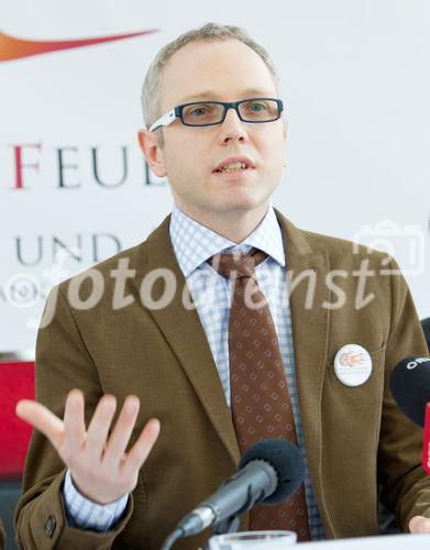  (c) fotodienst/Anna Rauchenberger - Wien, am 21.03.2012 – Die Selbsthilfeorganisationen des chronisch entzündlichen Formenkreises stellen ihren gemeinsamen Forderungskatalog vor. Er umfasst vier Kernpunkte ehest mögliche Diagnose und Therapie, Lebensqualität, der bewusste CeE-Patient und eine starke Patientenvertretung. FOTO: OA priv. Doz. Dr. Paul Sator, Abteilung Dermatologie, KH Wien-Hietzing,: