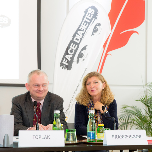  (c) fotodienst / Anna Rauchenberger - Wien, am 28.10.2014 -  Pressegespräch Anlässlich des Weltdiabetestages am 14. November startet die Österreichische Diabetes Gesellschaft (ÖDG) eine Awareness-Kampagne, da die Gesundheitsausgaben mit der Zunahme an Diabetes rasant steigen. FOTO v.l.: Uni.-Prof. Dr. Hermann Toplak, Medizinische Universität Graz, Universitätsklinik für Innere Medizin, Ambulanz für Lipidstoffwechsel, Stellvertretender Vorsitzender der ÖDG, OÄ Dr. Claudia Francesconi, Diabetes- und Stoffwechselambulanz, Gesundheitszentrum Wien-Mitte der WGKK, erster Sekretär der ÖDG:
