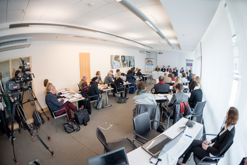 Das Internet bietet unzählige Möglichkeiten sich mit Gesundheit auseinanderzusetzen. Vieles trägt aber auch zur Verwirrung der Menschen bei. Professionell aufbereitete Services bringen Licht in den Dschungel. 