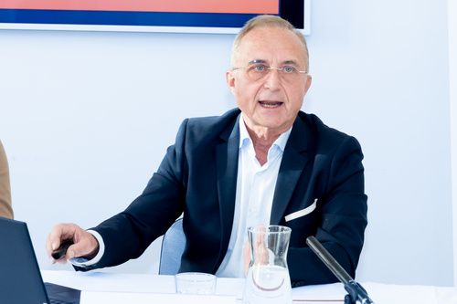 Biosimilarsverband Österreich (BiVÖ) warnt vor hohen Kosten durch das Auslaufen der erfolgreichen Biosimilars-Regelung und lud zum Pressegespräch. Im Bild: Prim. Univ.-Prof. Dr. Gerald Ohrenberger, MSc., Facharzt für Innere Medizin, langjähriger ärztlicher Direktor Haus der Barmherzigkeit, Betreiber einer Kassen-Gruppenpraxis in Wiener Neustadt