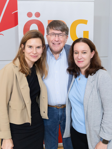 Die Österreichische Diabetes Gesellschaft informiert darüber, dass moderne Medikamente und neue technische Hilfsmittel Menschen mit Diabetes ein gutes und langes Leben ermöglichen, das sich kaum von dem Leben anderer Menschen unterscheidet. Im Bild v.l.n.r.: Priv.-Doz. Dr. Maria Fritsch (Fachärztin für Kinder- und Jugendheilkunde, Graz), Prim. Univ.-Prof. Dr. Peter Fasching, MBA (Präsident der ÖDG, Wien) und Univ.-Prof. Priv.-Doz. Dr. Julia Mader (ÖDG Vorstand, First Secretary elect, Graz)